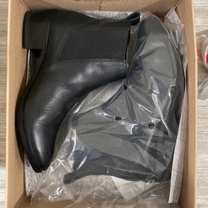 Brand new Steven madden Danika Black Leather booties. Size 6.5